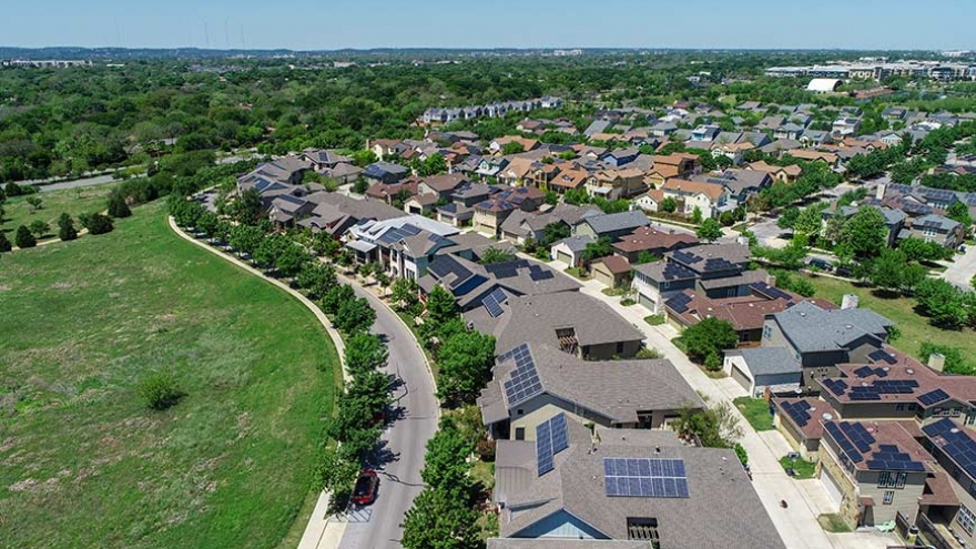 Australia xác lập kỷ lục mới về số lượng pin áp mái